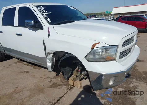 2015 Ram 1500 Laramie из США, поврежденный, VIN 1C6RR7NM1FS730571